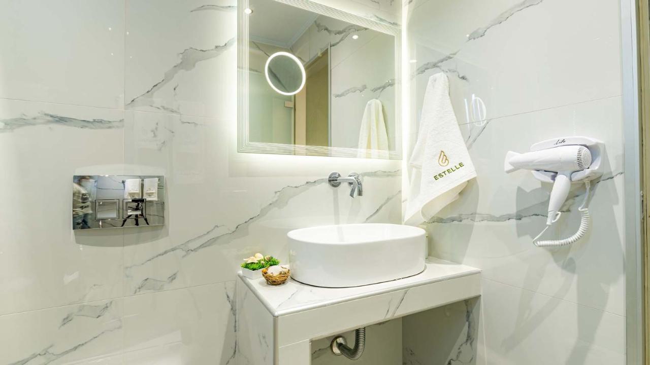 Estelle Family Luxury Apartments & Suites Gerakini Ngoại thất bức ảnh