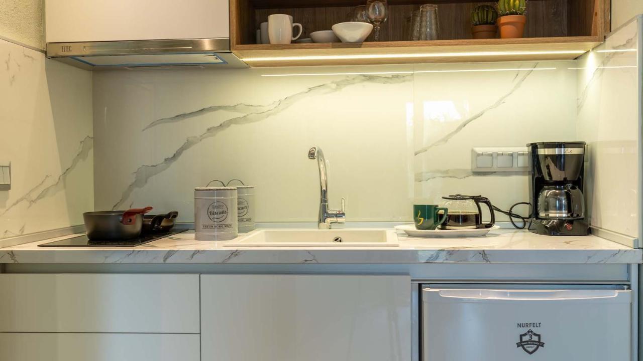 Estelle Family Luxury Apartments & Suites Gerakini Ngoại thất bức ảnh