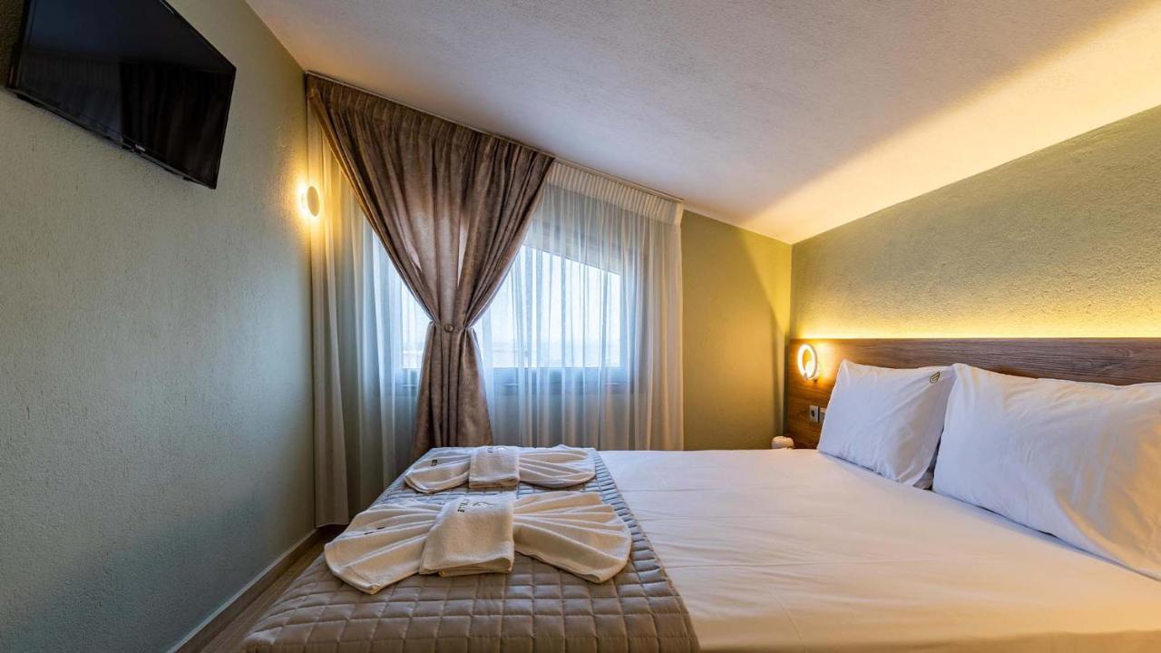 Estelle Family Luxury Apartments & Suites Gerakini Ngoại thất bức ảnh