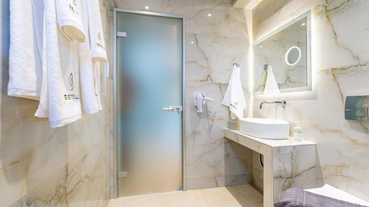 Estelle Family Luxury Apartments & Suites Gerakini Ngoại thất bức ảnh