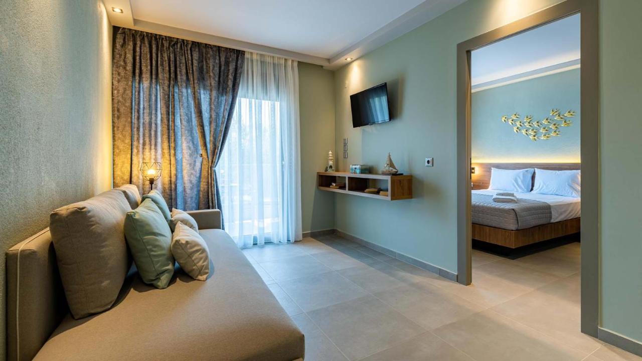 Estelle Family Luxury Apartments & Suites Gerakini Ngoại thất bức ảnh