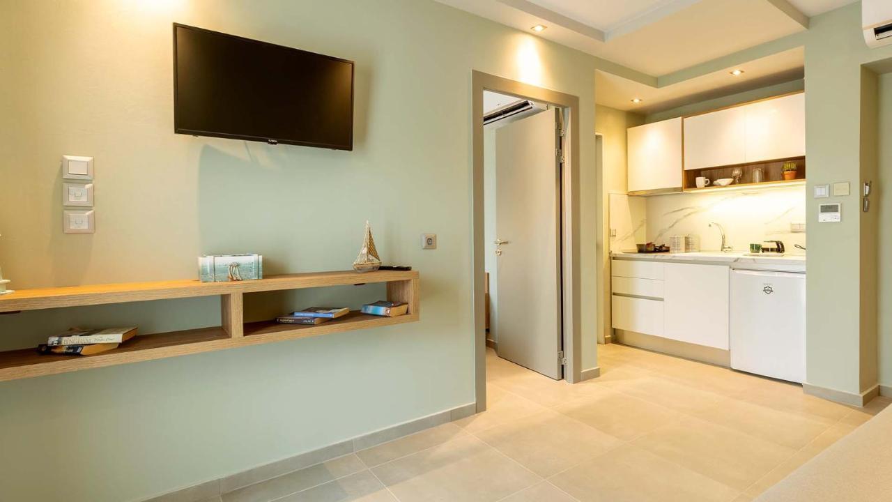 Estelle Family Luxury Apartments & Suites Gerakini Ngoại thất bức ảnh