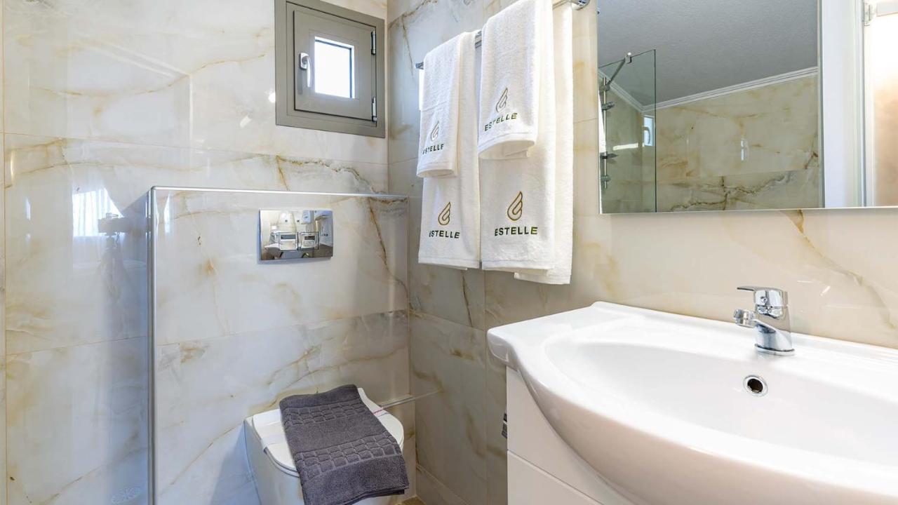 Estelle Family Luxury Apartments & Suites Gerakini Ngoại thất bức ảnh